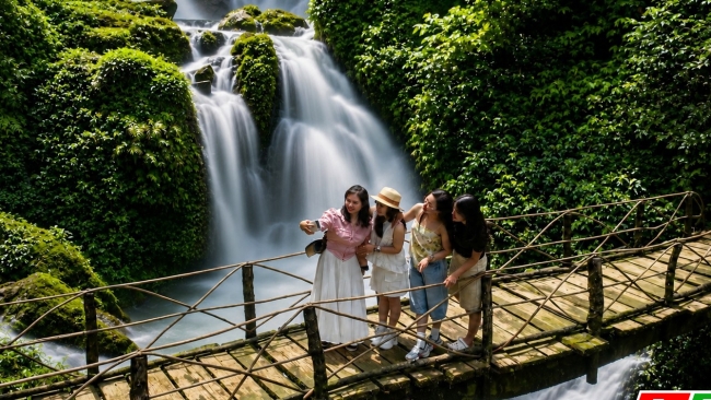 Lai Châu: Thác Nậm Lúc nét duyên đại ngàn