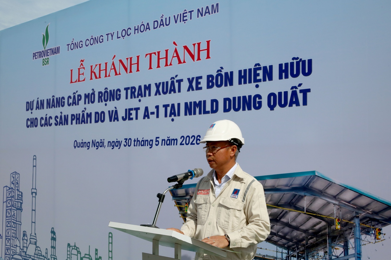 NMLD Dung Quất tăng 45% năng lực xuất sản phẩm bằng đường bộ