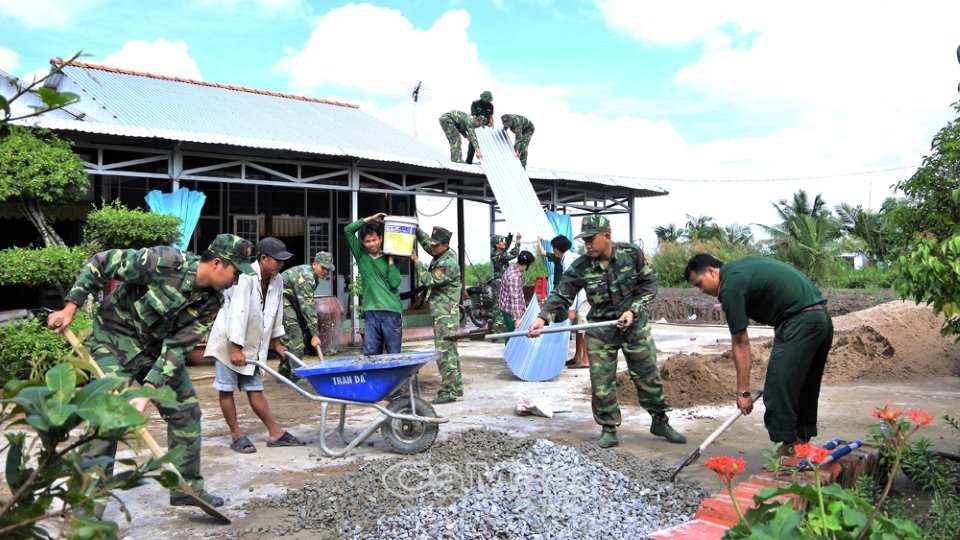 Cà Mau: Xung kích trên tuyến đầu