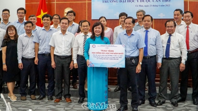UBND tỉnh Cà Mau - trường Đại học Y Dược Cần Thơ: Thiết lập hợp tác toàn diện