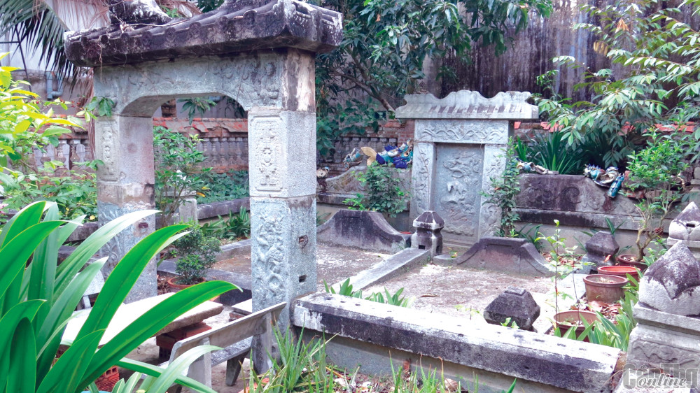 Phần mộ phu phụ Đốc học Nguyễn Thanh Trưng hiện nay.