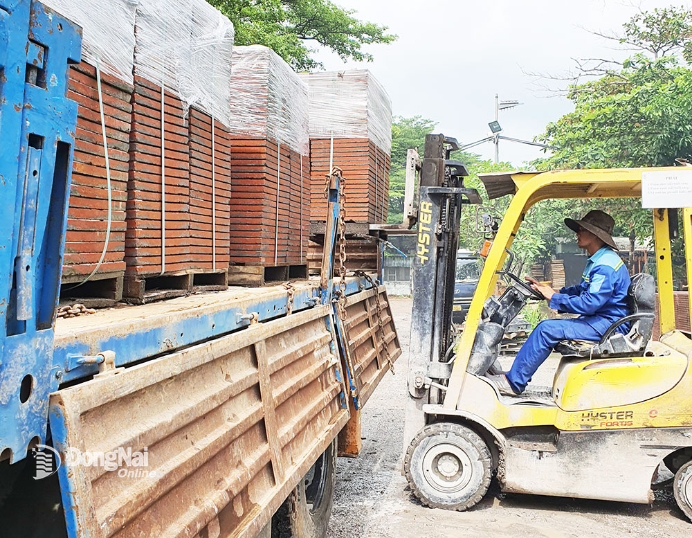 Đồng Nai: Ngành sản xuất vật liệu xây dựng "khó chồng khó"