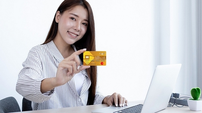 Ưu đãi lớn cho chủ thẻ tín dụng PVcomBank trên Shopee và Grab