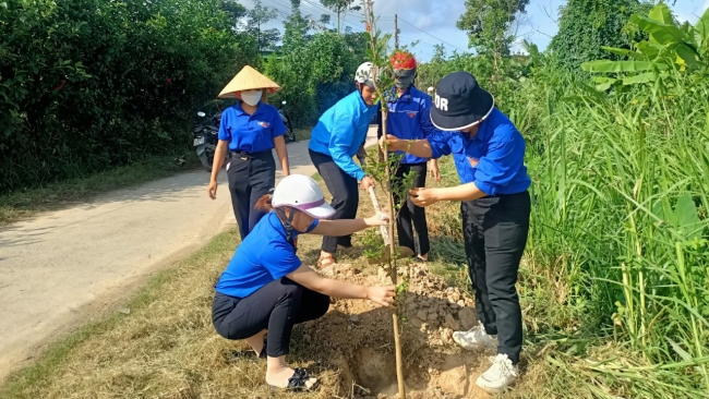 Lâm Đồng: Tuổi trẻ Đức Trọng xung kích bảo vệ môi trường, ứng phó biến đổi khí hậu