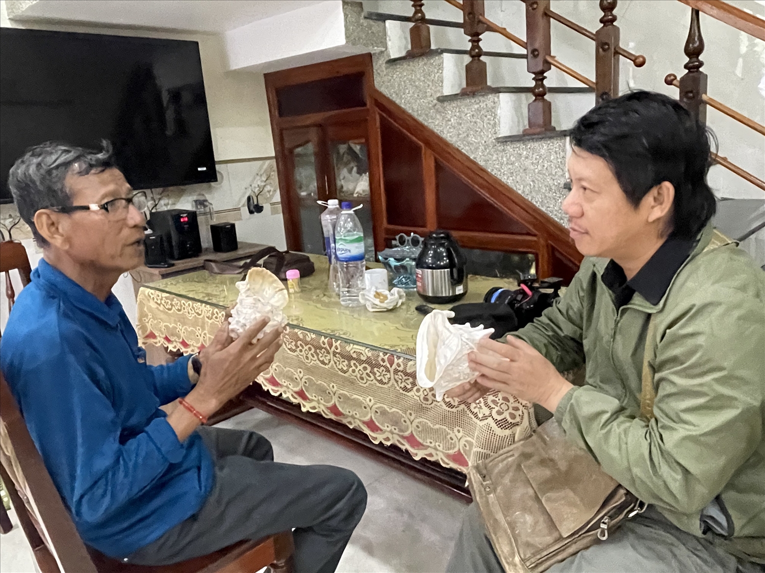 Người thổi ốc u ở Lý Sơn