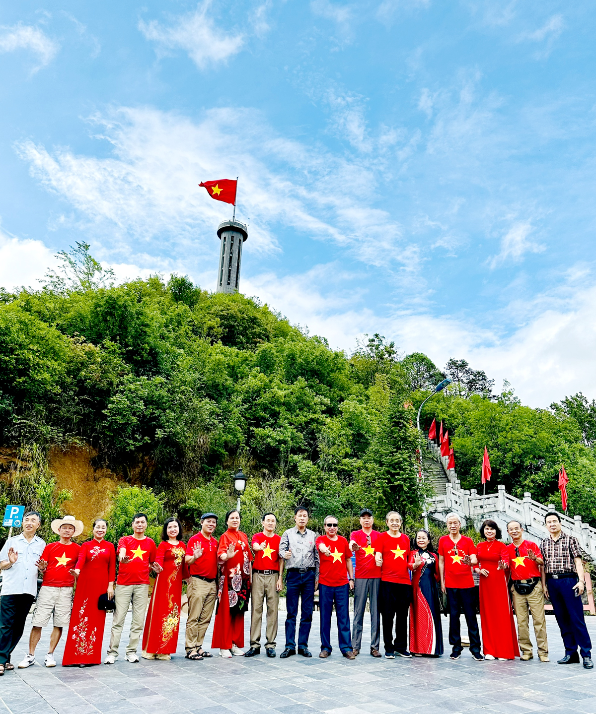 Hà Giang: Dừng đón khách tham quan Cột cờ Quốc gia Lũng Cú để tu bổ, tôn tạo