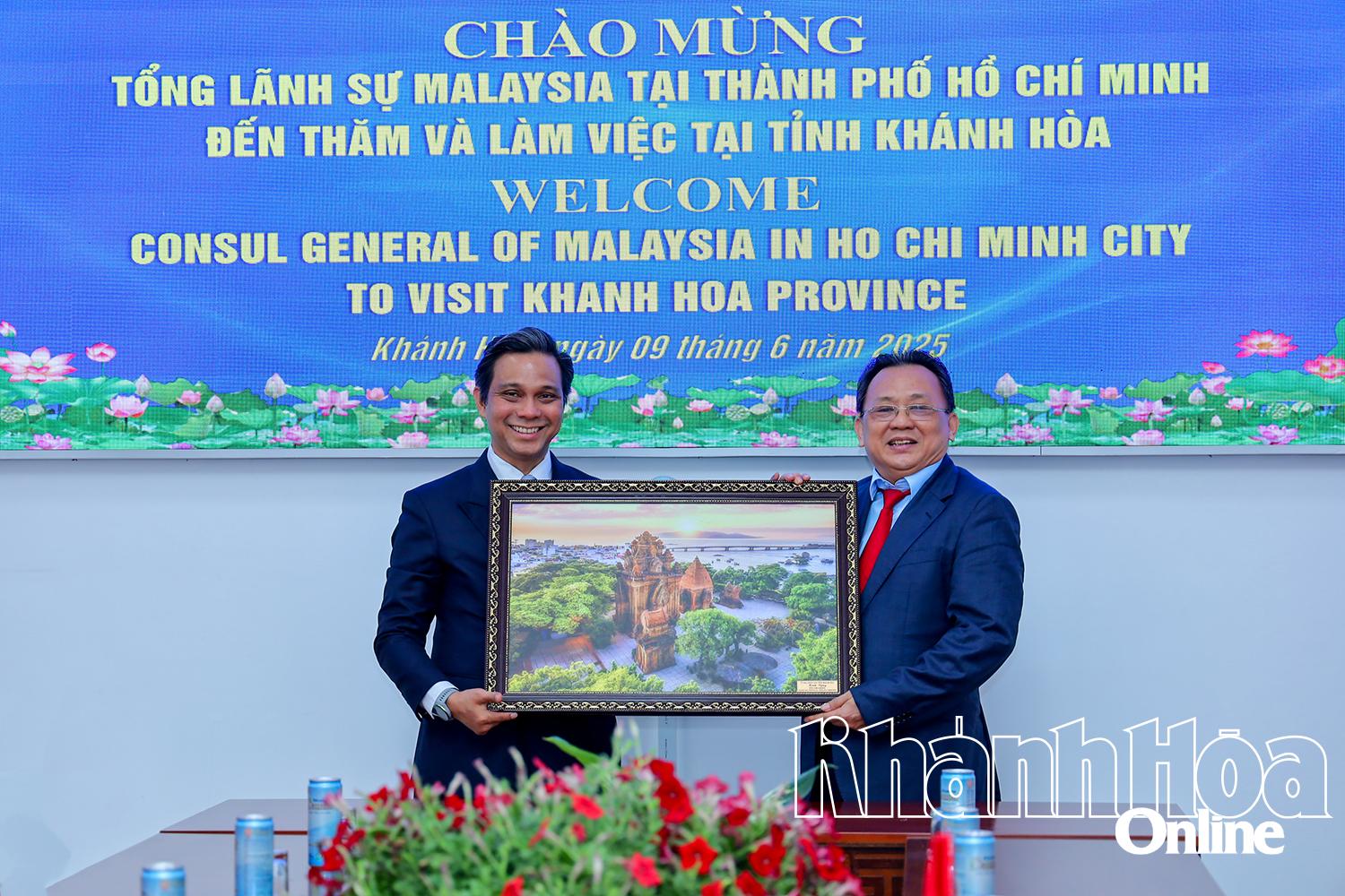 Lâm Đồng: Phó Chủ tịch Thường trực UBND tỉnh Lê Hữu Hoàng tiếp Tổng Lãnh sự Malaysia tại TP. Hồ Chí Minh