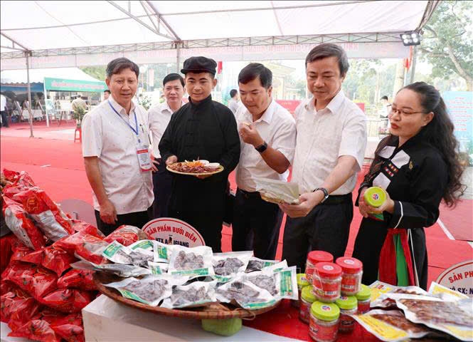 Chàng trai Cao Lan lan tỏa giá trị văn hóa dân tộc qua sản phẩm OCOP