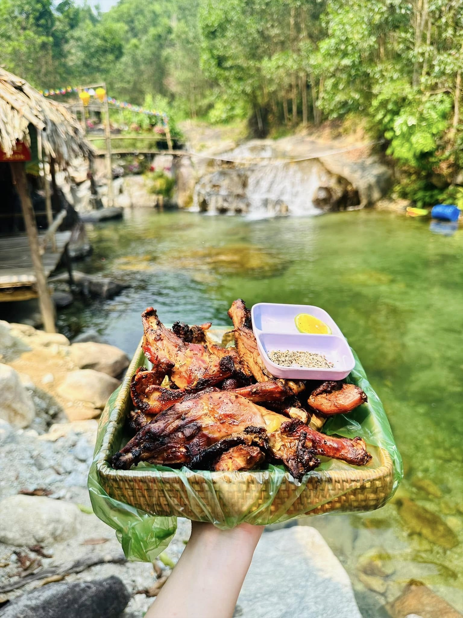 Đồng bào vùng cao Quảng Nam làm du lịch cộng đồng