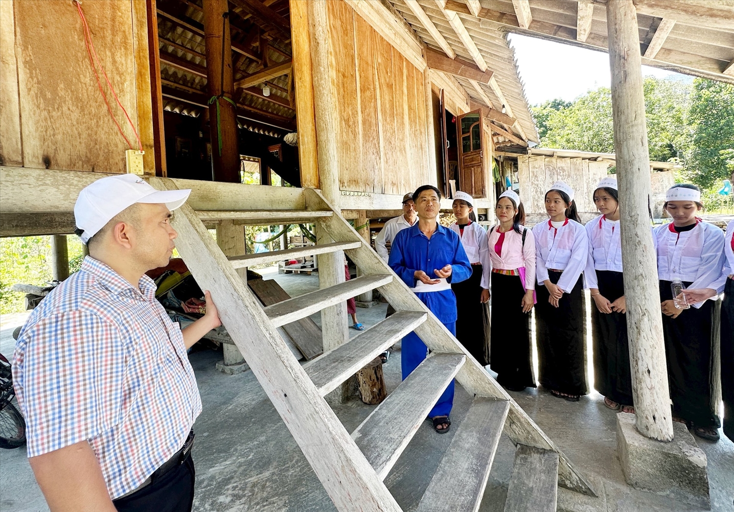 Đồng bào vùng cao Quảng Nam làm du lịch cộng đồng