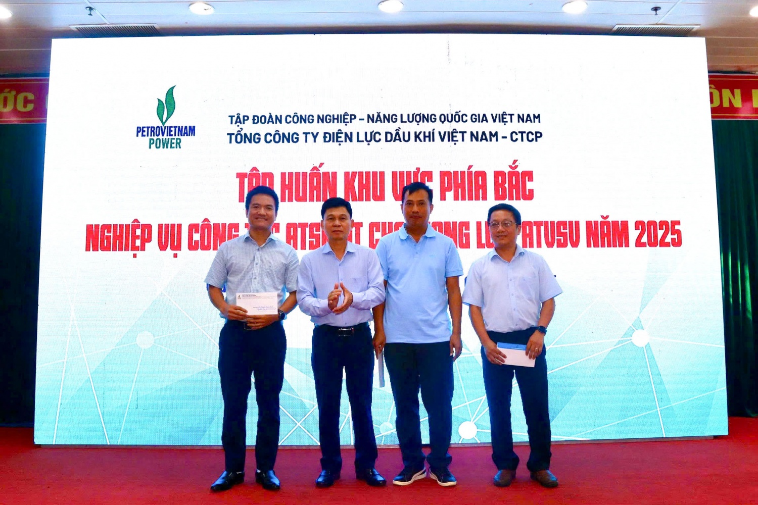 PV Power nâng cao nghiệp vụ an toàn sức khỏe môi trường cho các đơn vị thành viên