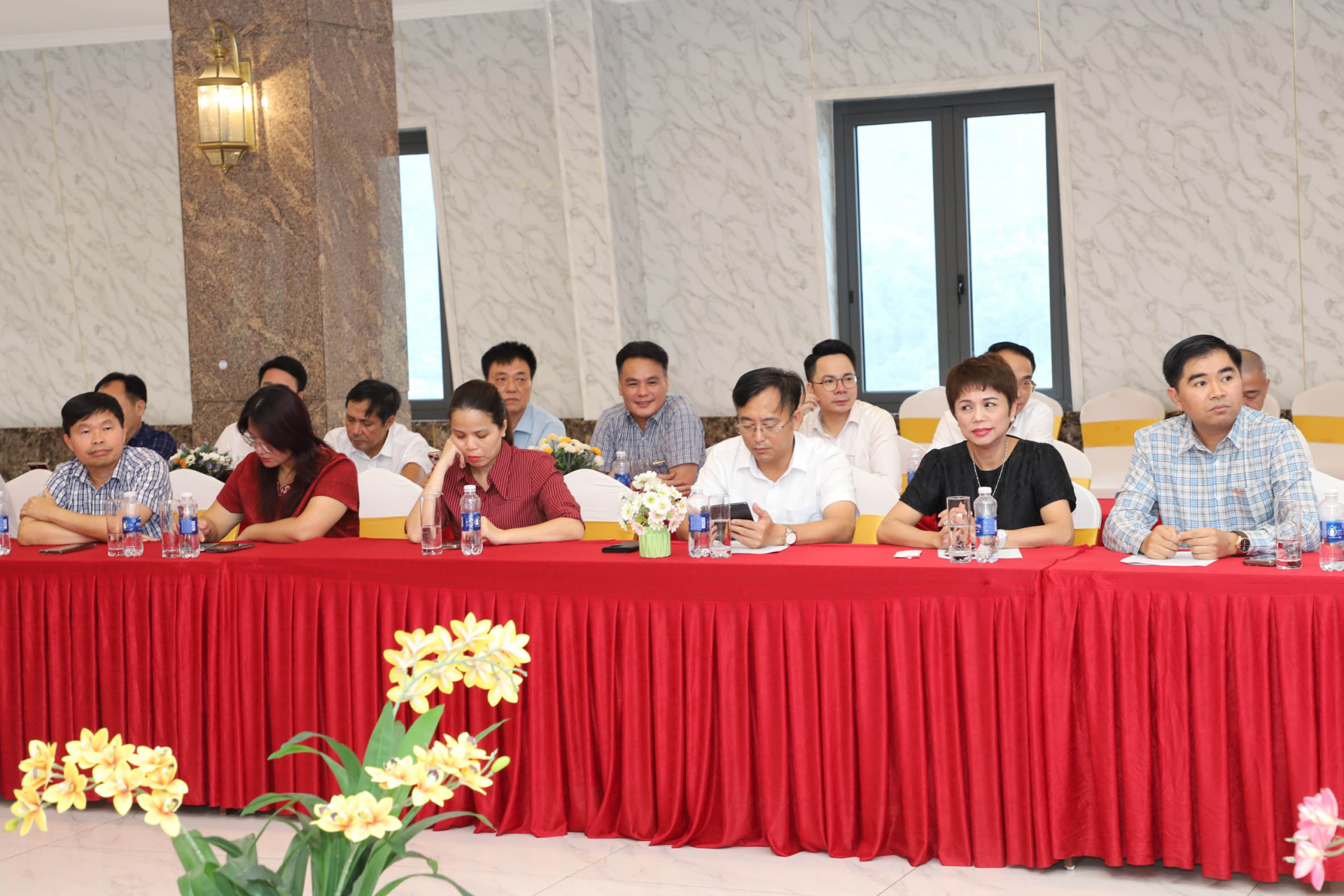 Thường trực Tỉnh ủy gặp gỡ Hiệp hội Doanh nghiệp tỉnh