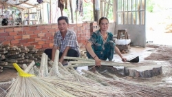 Cần Thơ: Làm giàu từ những cọng dừa quê hương