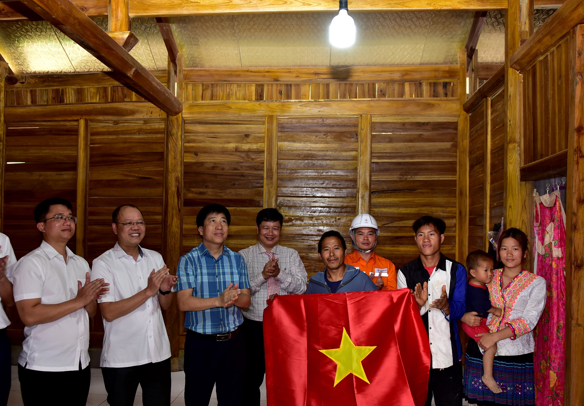 Lai Châu: Hành trình xóa bản trắng điện