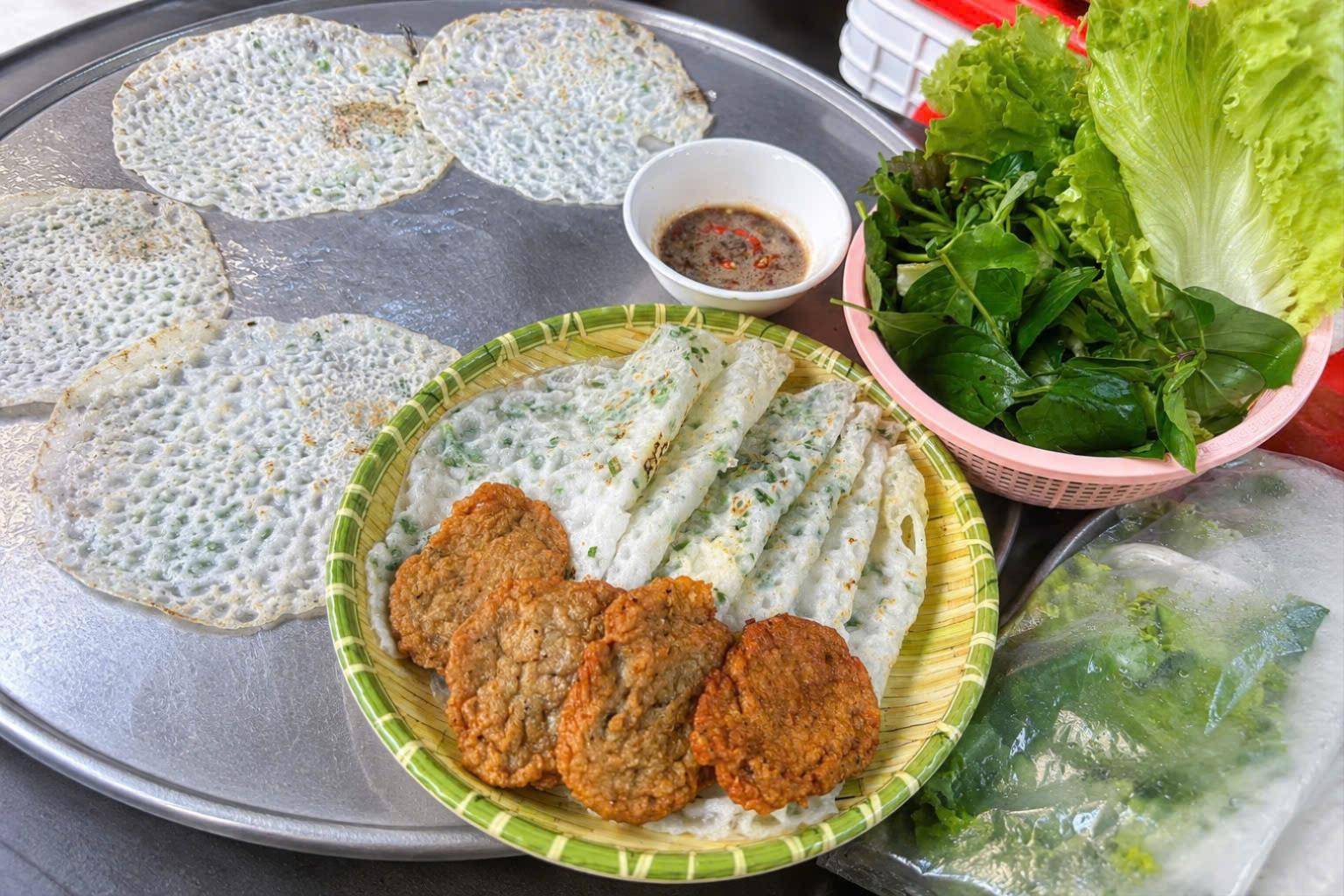Lâm Đồng: Mang quê hương trong từng chiếc bánh xèo không nhân