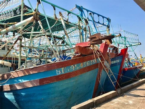 Bình Thuận: Bám biển hay nằm bờ?