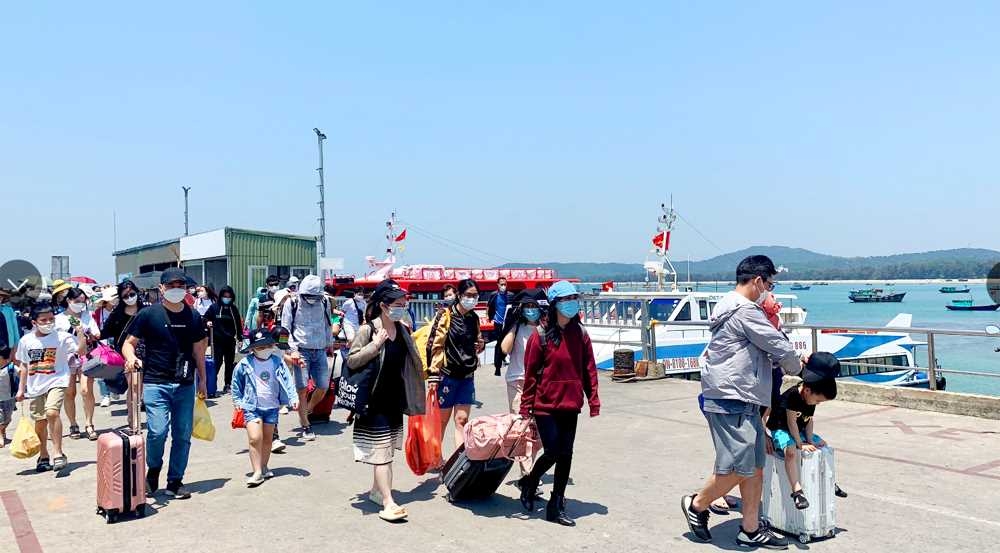 Quảng Ninh: Du lịch biển đảo Cô Tô vào hè
