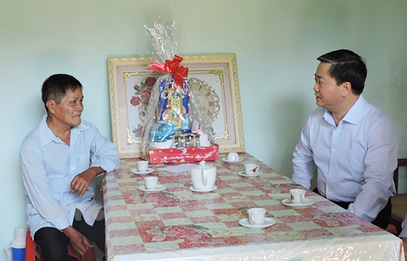 Bến Tre: Bí thư Tỉnh ủy Lê Đức Thọ thăm gia đình chính sách tại xã Giao Long