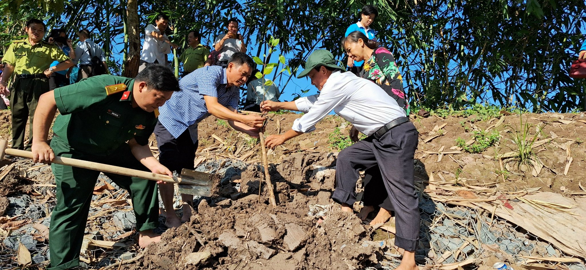 Cần Thơ: Bình Thủy phát huy “bốn tại chỗ”, “ba sẵn sàng” trong phòng, chống thiên tai