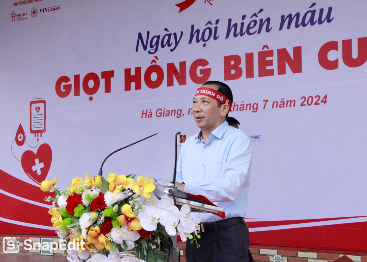 Phó Chủ tịch UBND tỉnh Trần Đức Quý phát biểu tại buổi lễ.