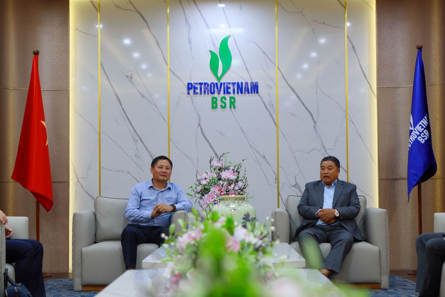 BSR hợp tác cung ứng xăng dầu cho thị trường Lào