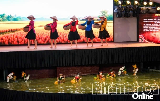 Khánh Hòa: Khu nghỉ dưỡng Alma ra mắt chương trình biểu diễn nghệ thuật tại nhà hát ngoài trời