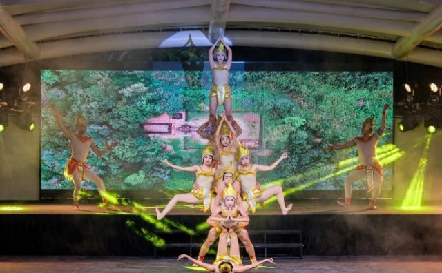 Khánh Hòa: Khu nghỉ dưỡng Alma ra mắt chương trình biểu diễn nghệ thuật tại nhà hát ngoài trời