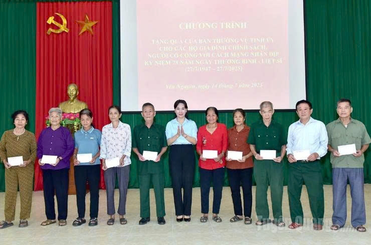 Tuyên Quang: Đoàn công tác số 20 của Ban Thường vụ Tỉnh uỷ làm việc với Đảng uỷ xã Yên Nguyên