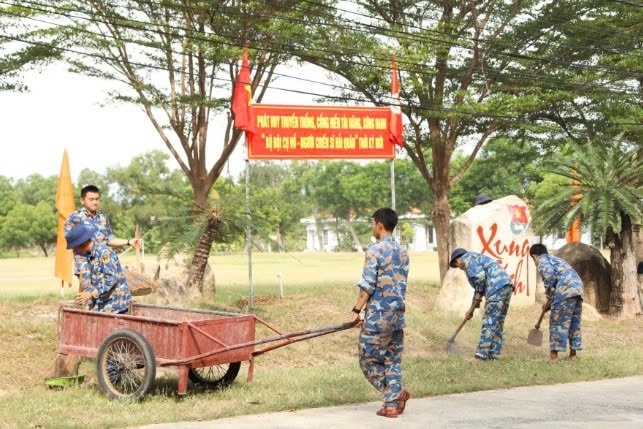 Khánh Hòa: Các đơn vị quân đội ra quân "Ngày Chủ nhật xanh"