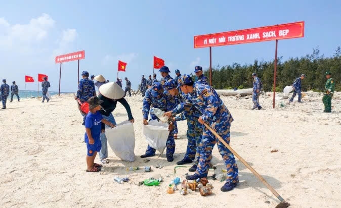 Khánh Hòa: Các đơn vị quân đội ra quân "Ngày Chủ nhật xanh"