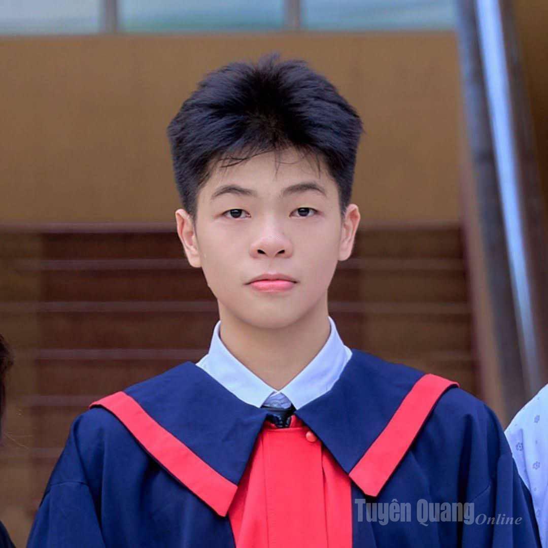Tuyên Quang: Ma Vũ Duy trở thành thủ khoa khối A00