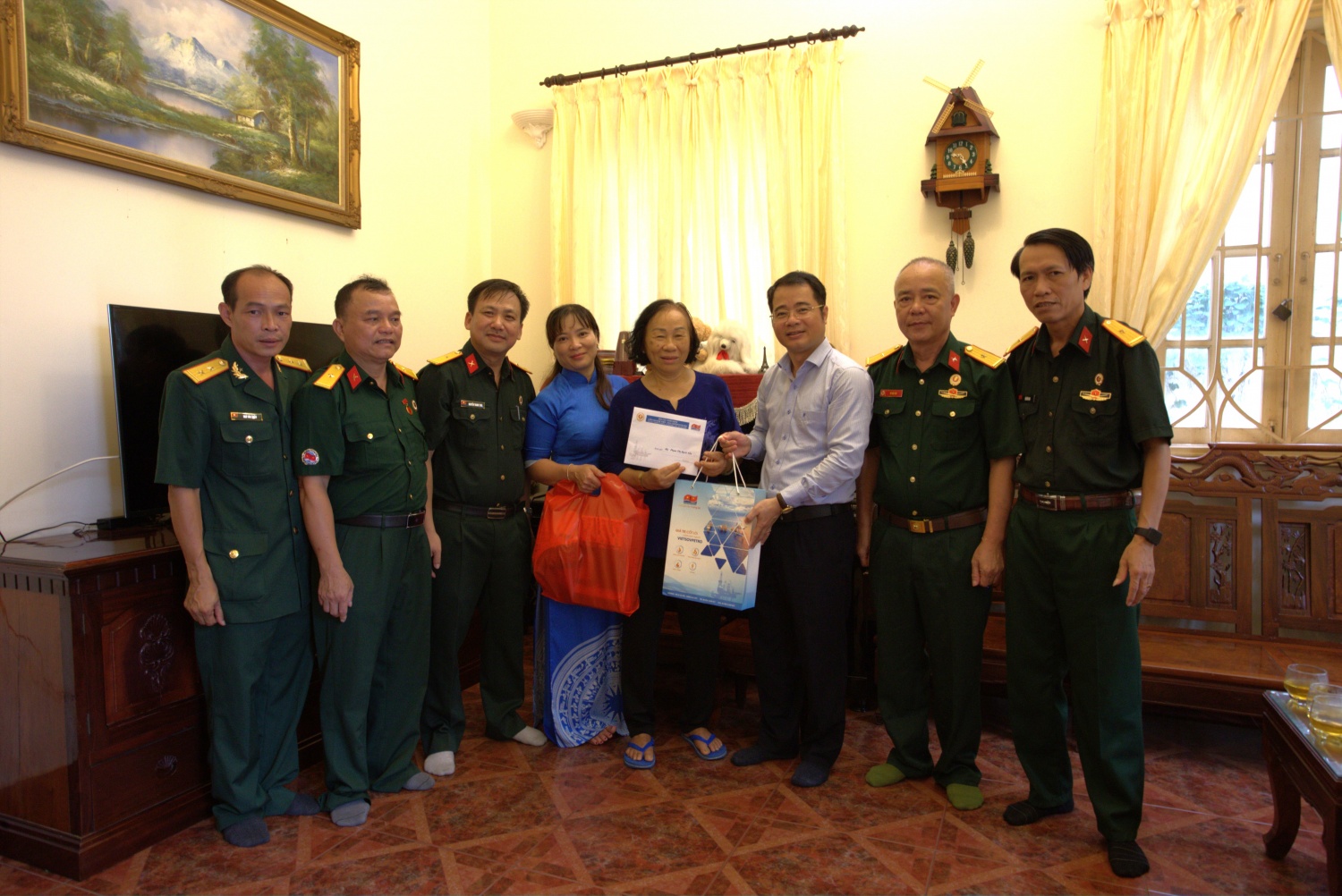 Vietsovpetro thăm hỏi, tri ân các thương binh, gia đình liệt sĩ