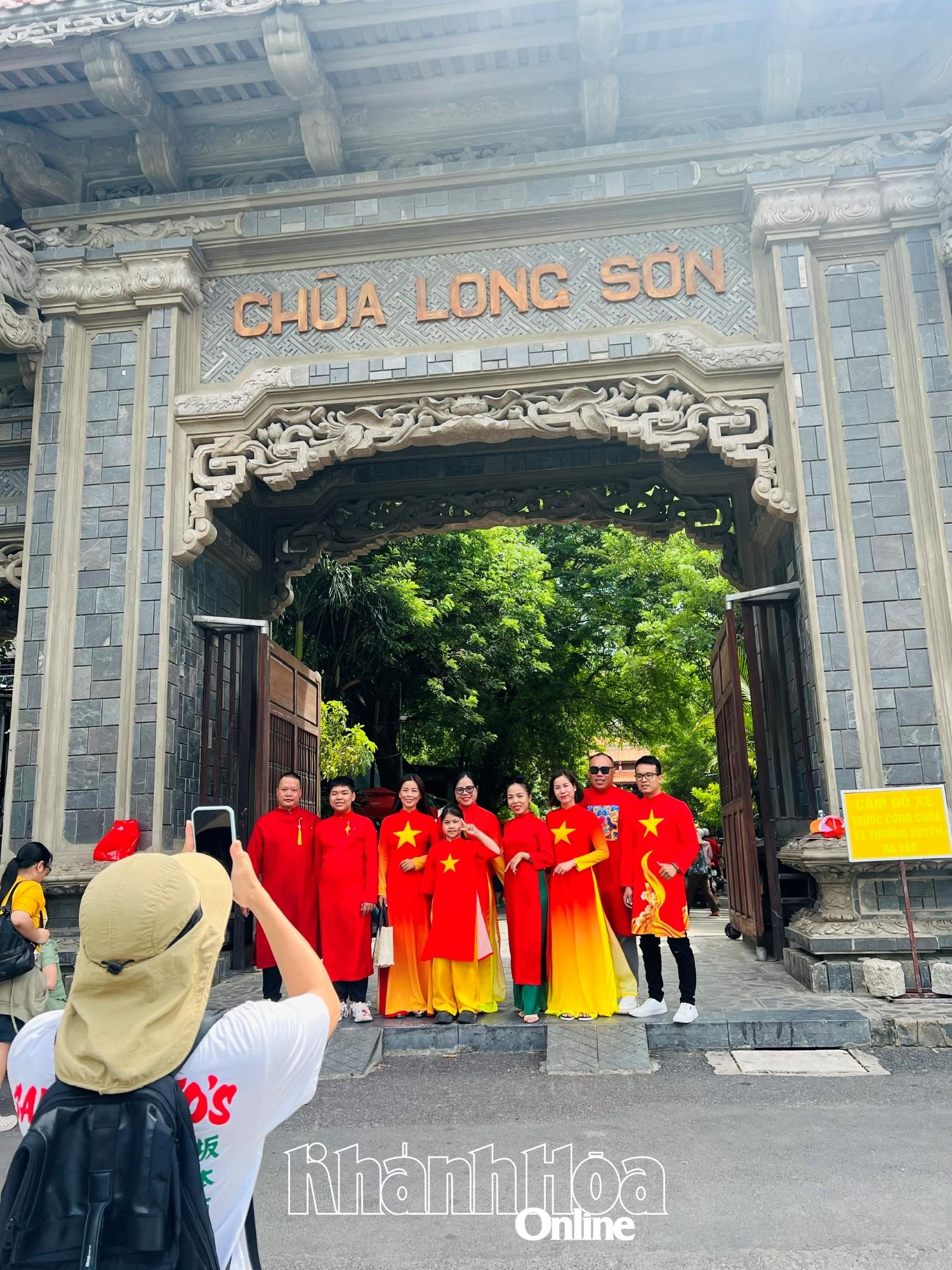 Khánh Hòa đón hơn 10,8 triệu lượt khách lưu trú trong 7 tháng năm 2025