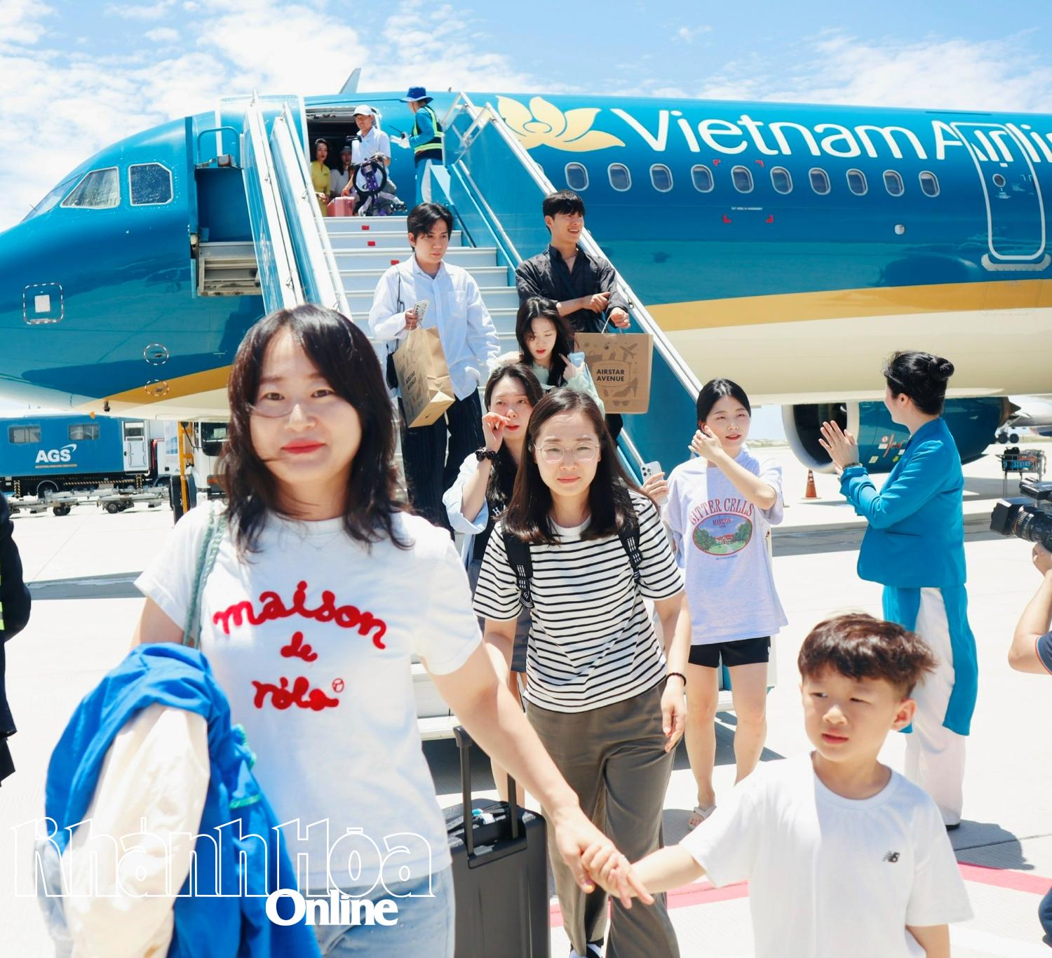 Khánh Hòa ký kết hợp tác toàn diện với Vietnam Airlines giai đoạn 2026 - 2030