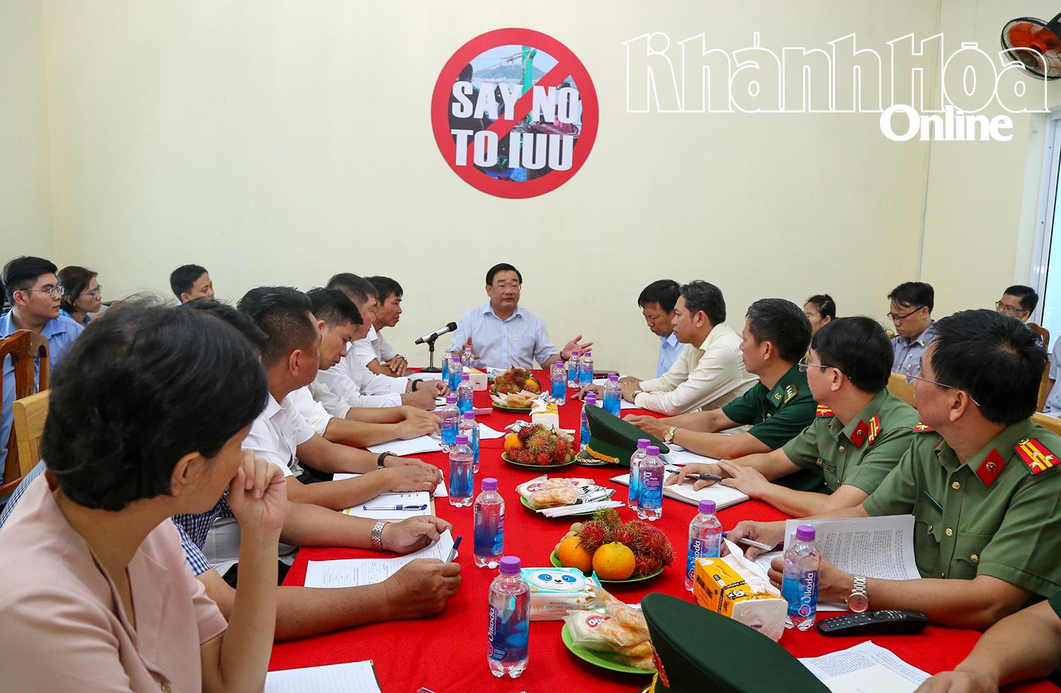 Khánh Hòa: Phó Chủ tịch UBND tỉnh Trịnh Minh Hoàng kiểm tra công tác chống khai thác IUU tại cảng Hòn Rớ