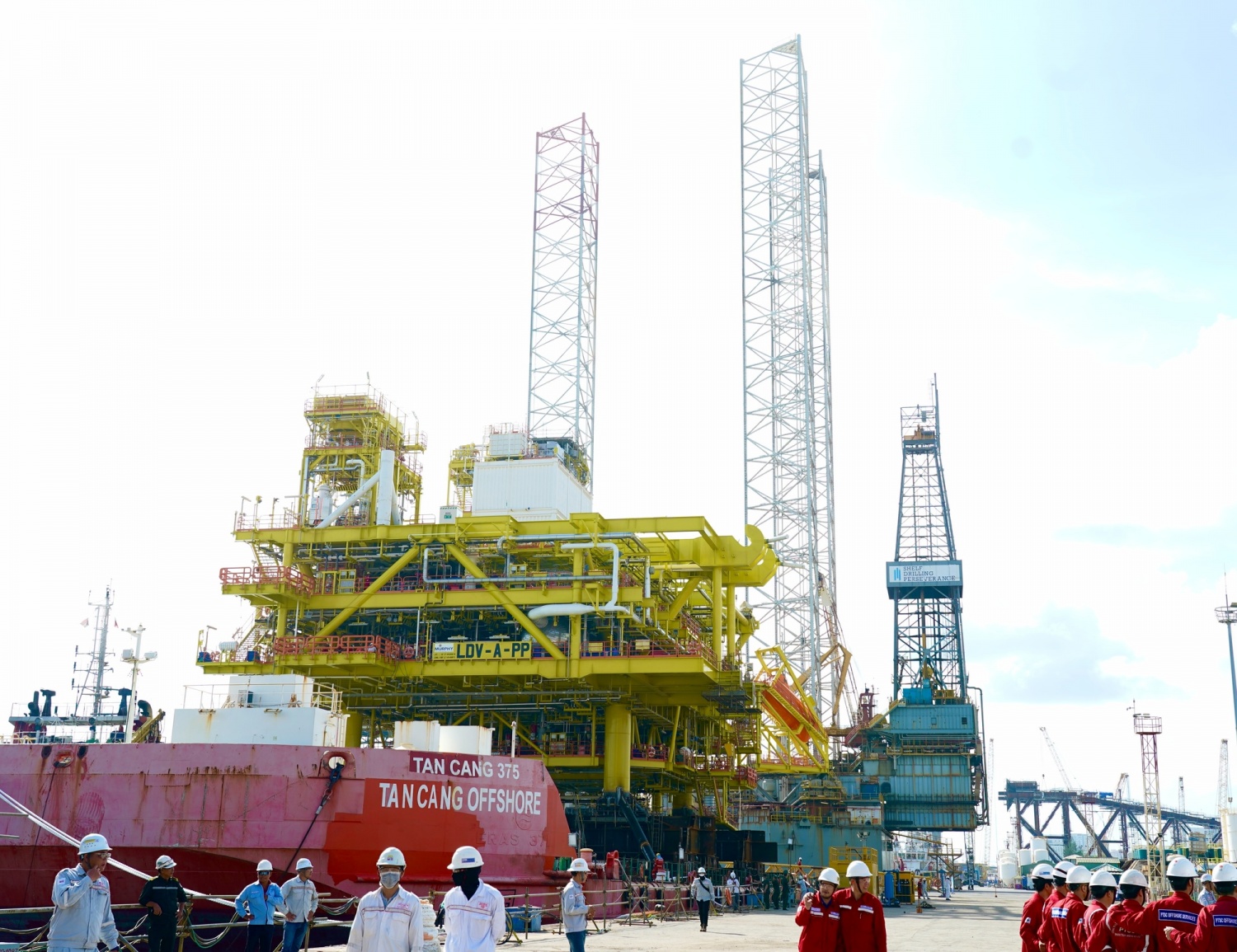 PTSC M&C hạ thủy giàn xử lý trung tâm Lạc Đà Vàng A, sẵn sàng cho giai đoạn lắp đặt ngoài khơi