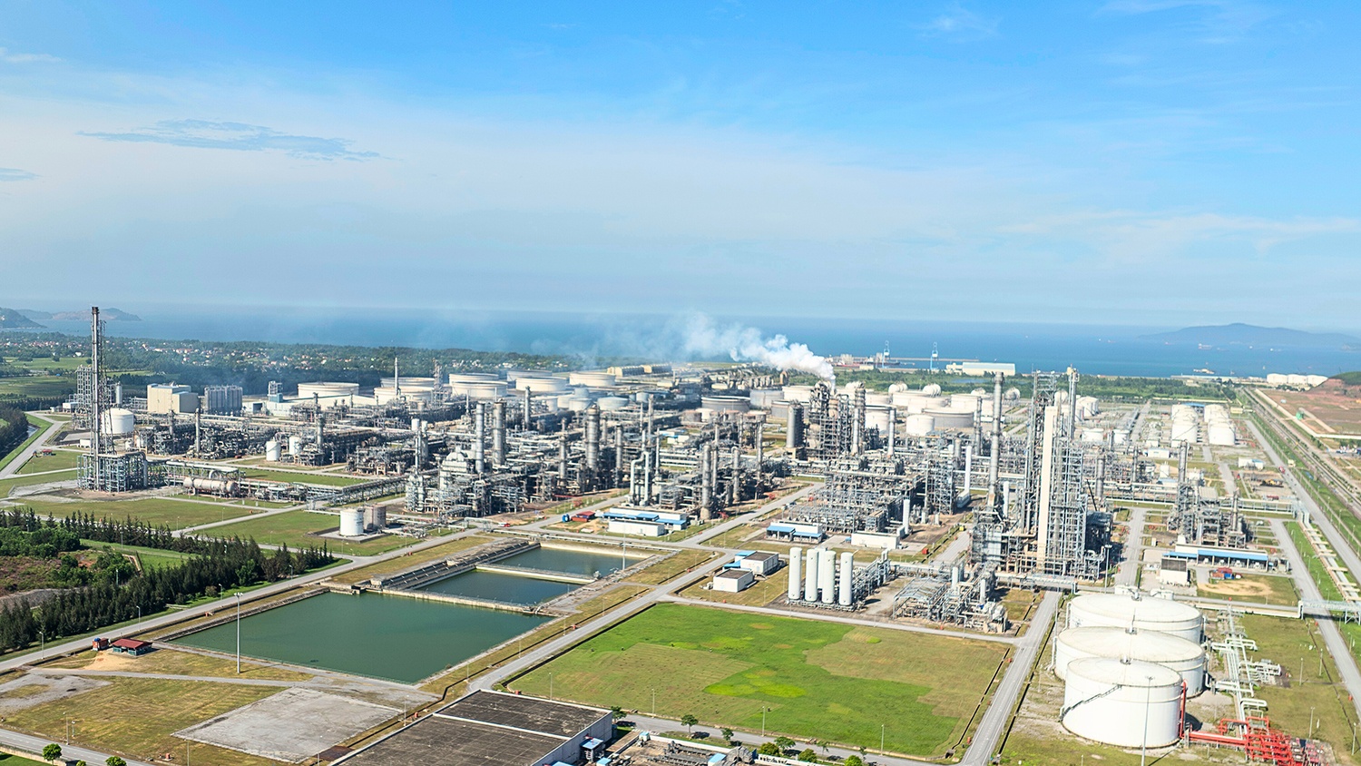Giá trị chiến lược của Nhà máy Lọc hóa dầu Nghi Sơn với nền kinh tế và an ninh năng lượng quốc gia