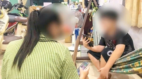 Cần Thơ: Một mái nhà, nhiều màn hình và những khoảng cách vô hình