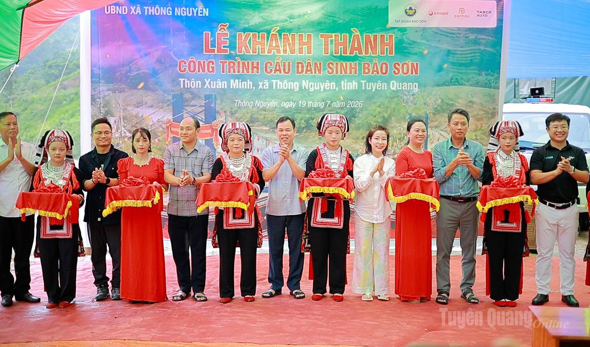 Tuyên Quang: Khánh thành cầu treo Bảo Sơn Tuyên Quang: Khánh thành cầu treo Bảo Sơn