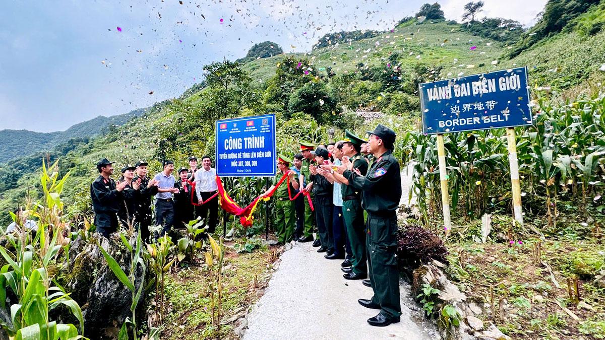 Tuyên Quang: Khánh thành tuyến đường tuần tra biên giới lên các cột mốc 307, 308, 309