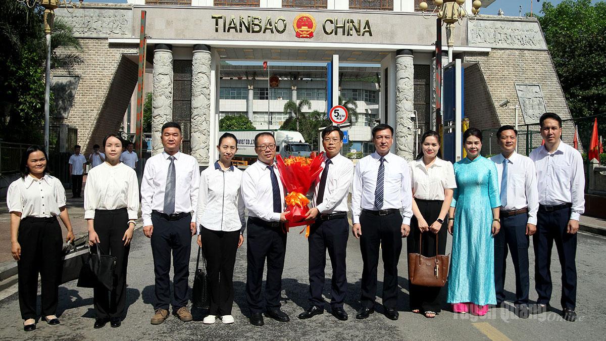 Đoàn công tác Ban Tuyên truyền Châu ủy Văn Sơn (Trung Quốc) thăm, làm việc tại tỉnh Tuyên Quang