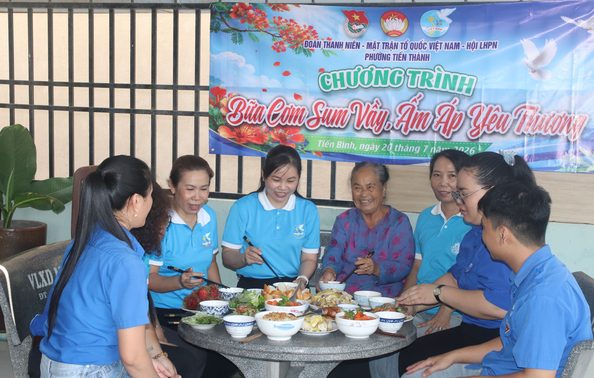 Lâm Đồng: Ấm áp những “Bữa cơm cùng mẹ”