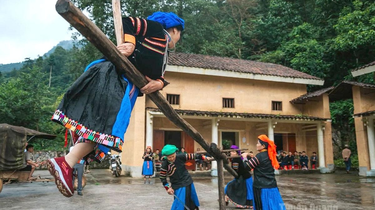Tuyên Quang: Lời thề giữ rừng của người Pu Péo