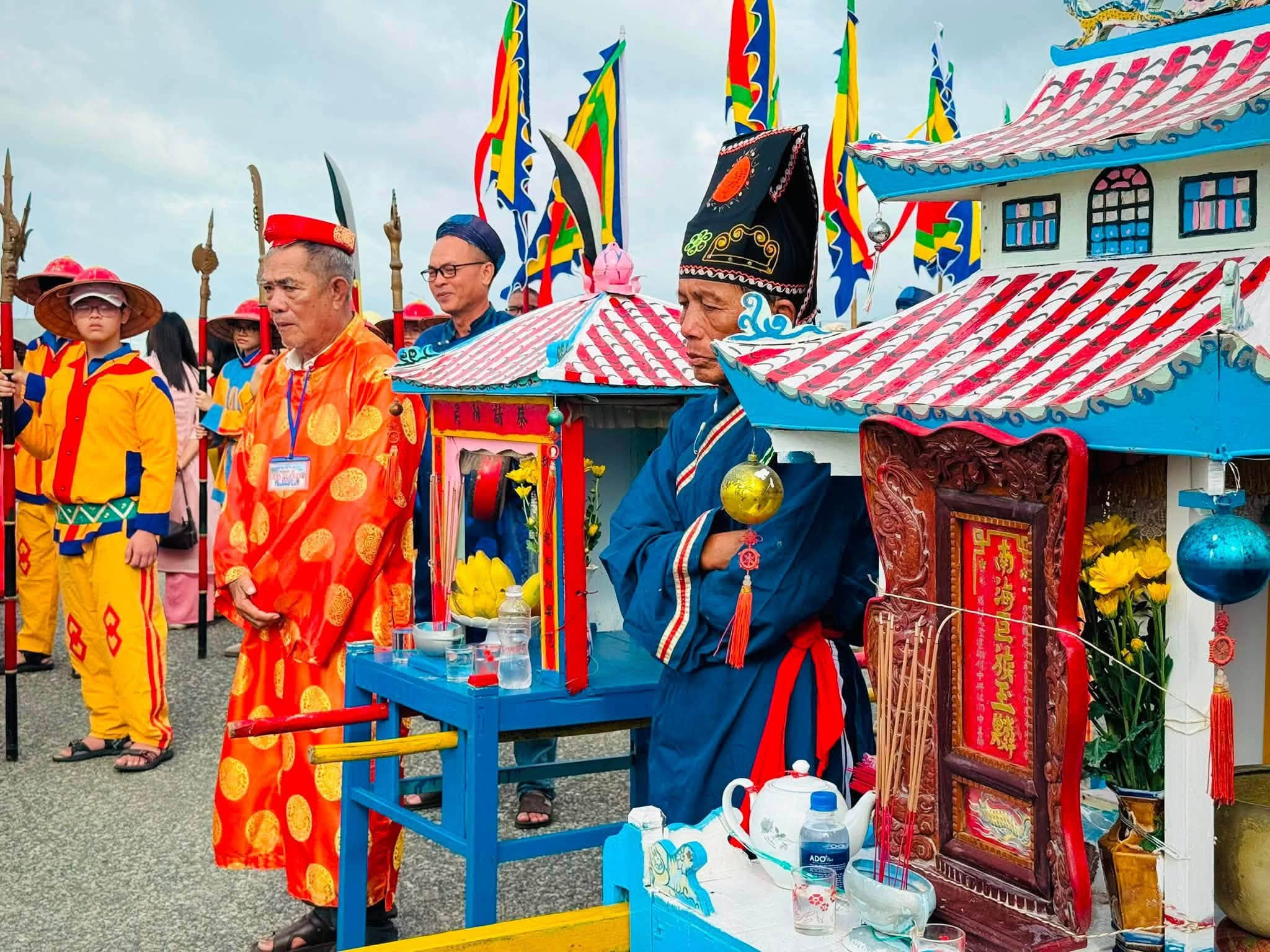 Rộn ràng Lễ hội Cầu ngư ở các làng biển phía Đông Lâm Đồng Rộn ràng Lễ hội Cầu ngư ở các làng biển phía Đông Lâm Đồng