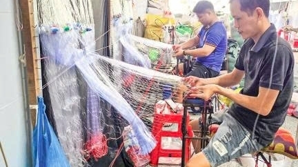 Cần Thơ: Làng nghề đan lưới Thơm Rơm nhộn nhịp vào mùa