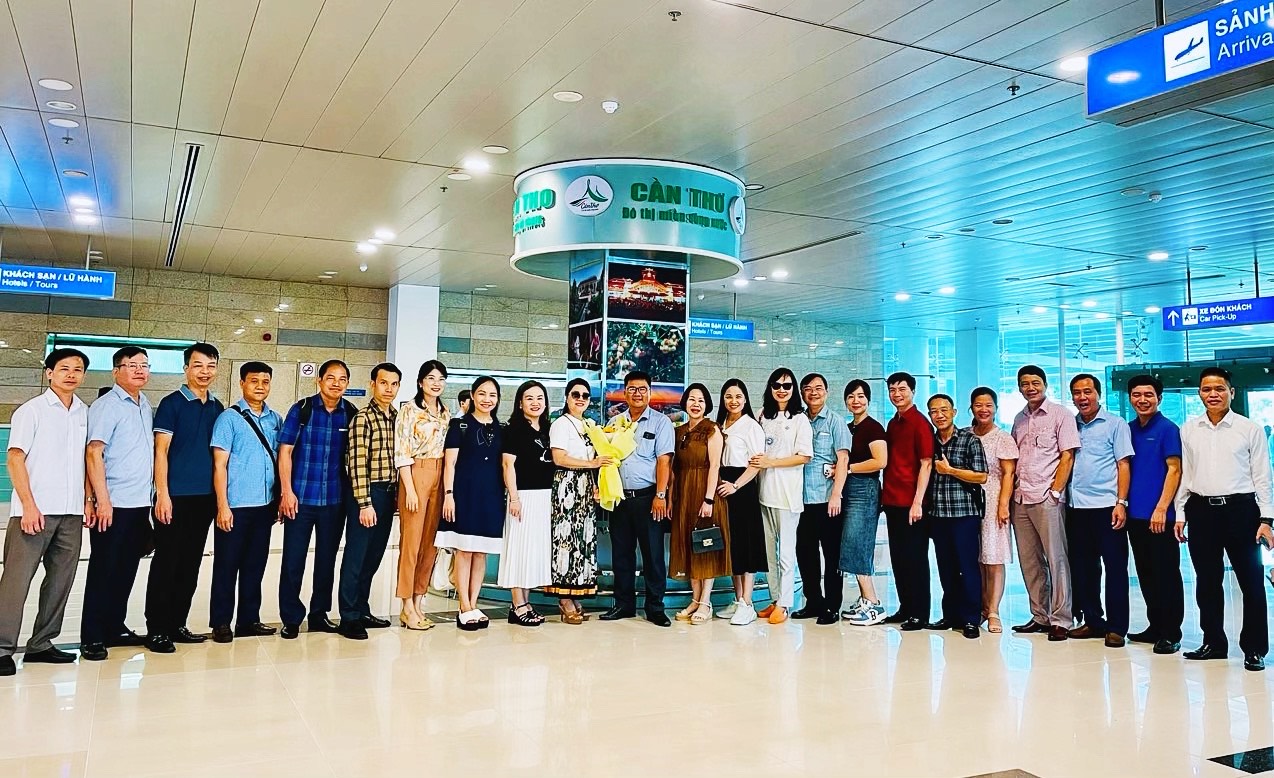 Đoàn công tác của Sở Du lịch Quảng Ninh và Tập đoàn Than và Khoáng sản Việt Nam. Ảnh: CTV