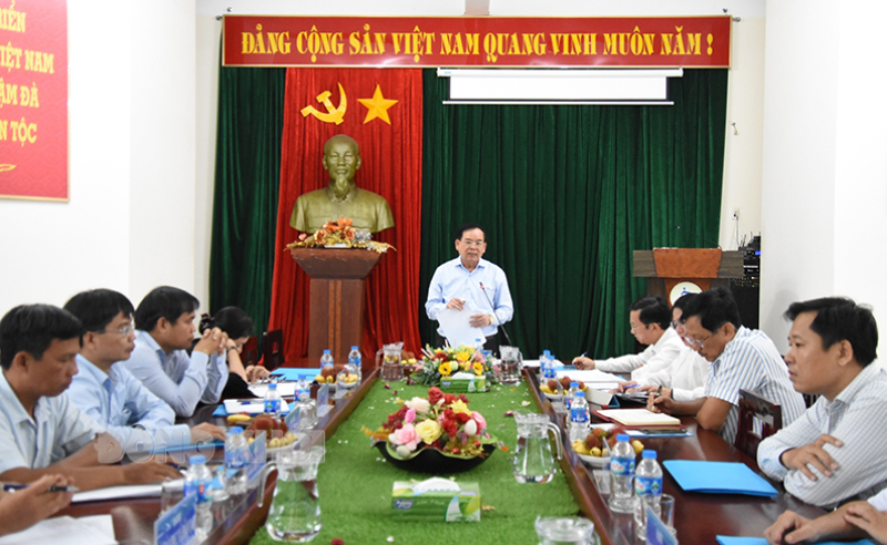 Chủ tịch UBND tỉnh Trần Ngọc Tam phát biểu chỉ đạo tại buổi làm việc.