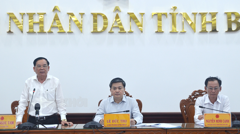 Chủ tịch UBND tỉnh Trần Ngọc Tam phát biểu tại buổi làm việc. Ảnh: Trần Quốc