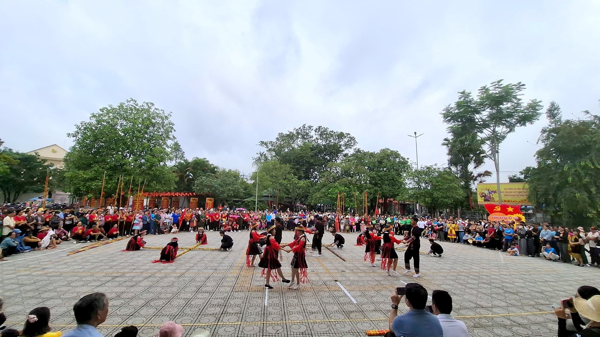 Sôi nổi Ngày hội Văn hóa, Thể thao các dân tộc xã Đạ Tẻh
