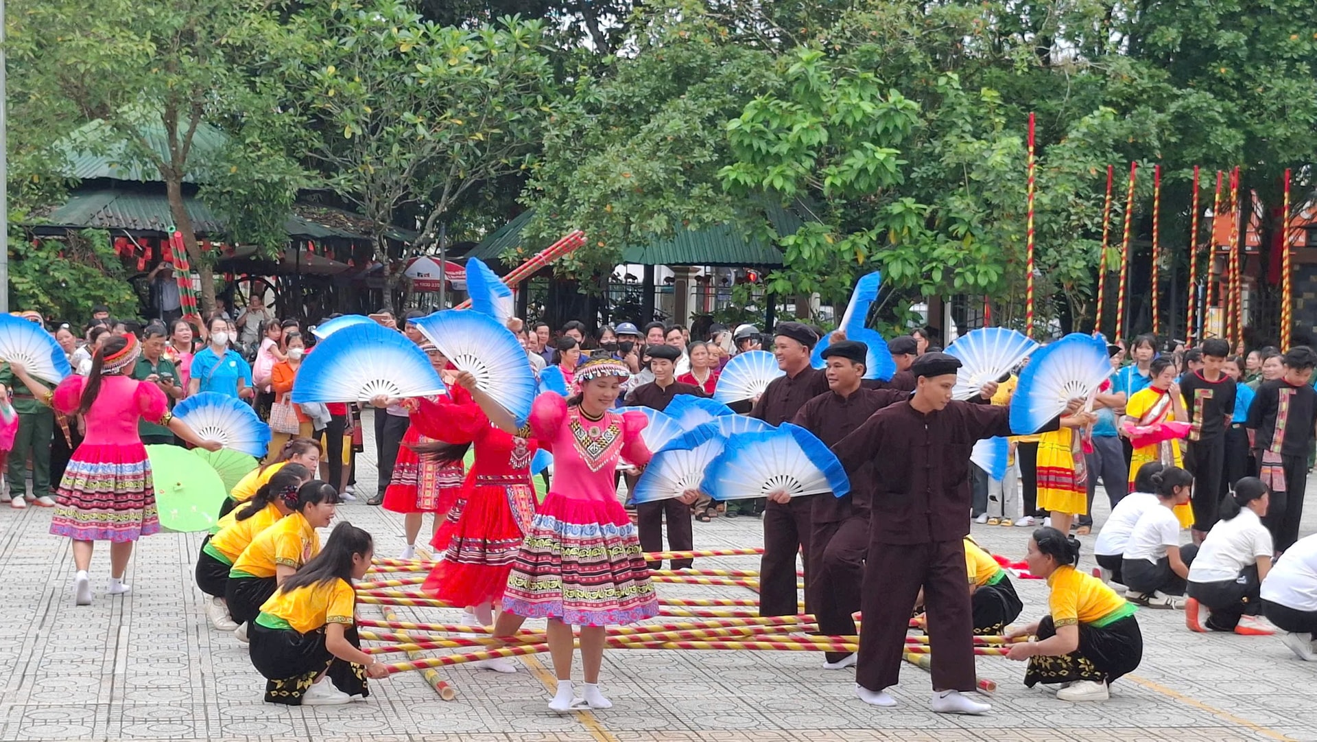 Sôi nổi Ngày hội Văn hóa, Thể thao các dân tộc xã Đạ Tẻh